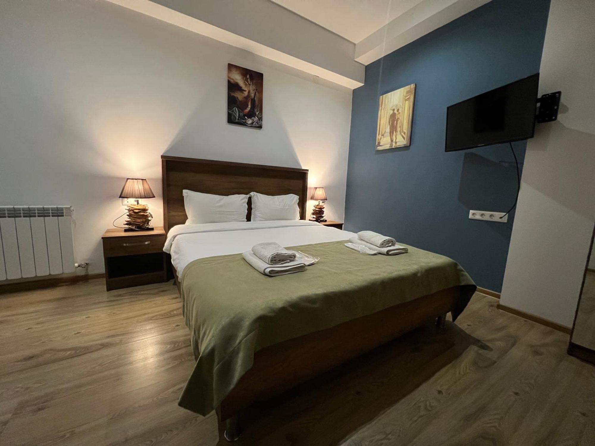 Hotel King Tom Tbilisi Esterno foto