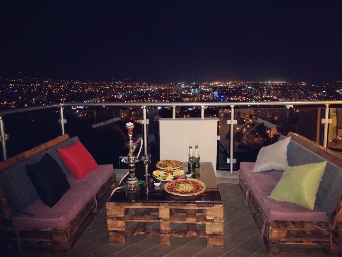 Hotel King Tom Tbilisi Esterno foto